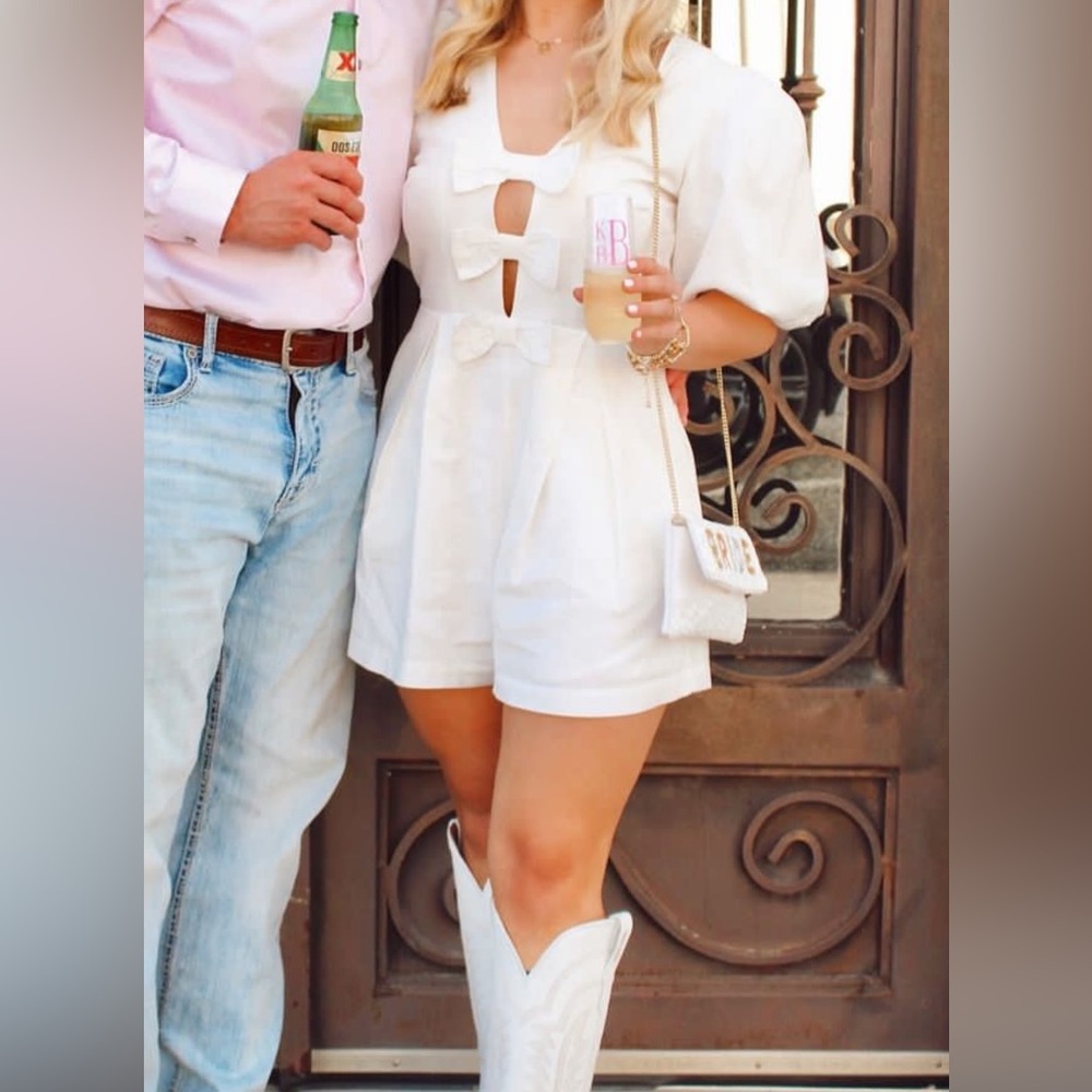 white bow romper!